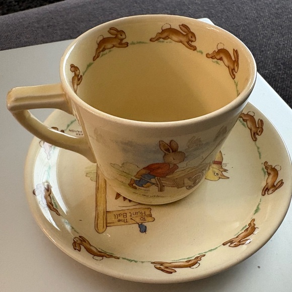 Vintage  Royal doulton Bunnykin small saucer plate  and cup - Picture 1 of 9